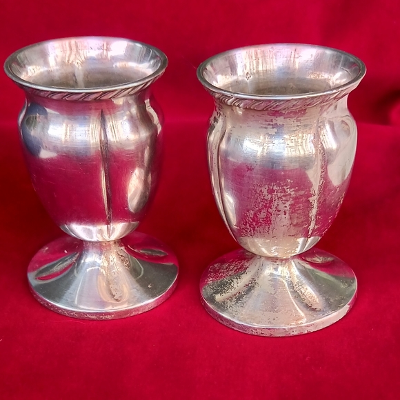 Vintage pair of egg cups, marked Meriden Britannia Company, silver soldered - Picture 2 of 7